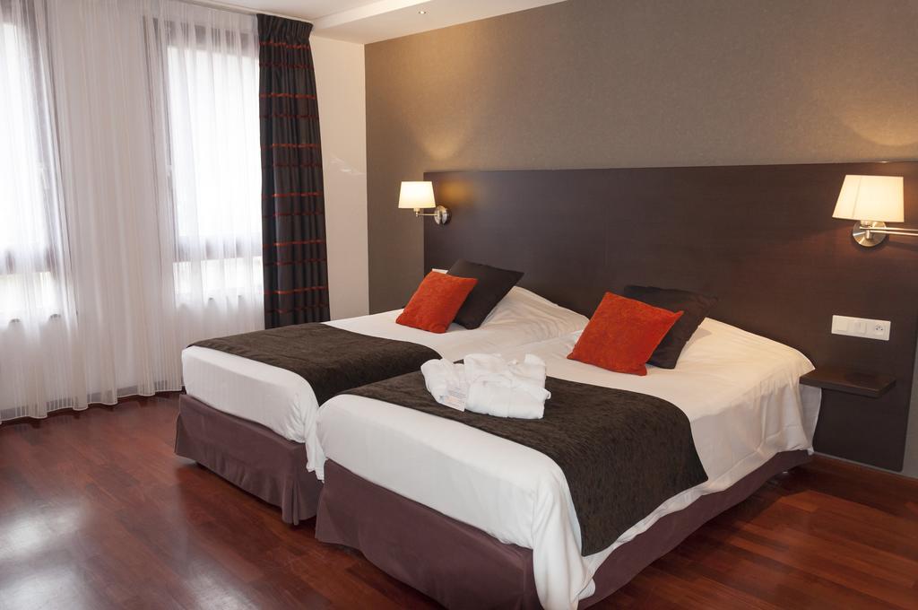 Hotel Restaurant & Spa Verte Vallee เมาสแตร์ ภายนอก รูปภาพ